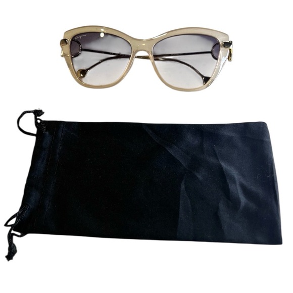 Salvatore Ferragamo Sunglasses Cream w/ Gray Gradient Lenses, gold hardware - Picture 4 of 4